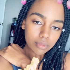 Meet your Posher, Kenia